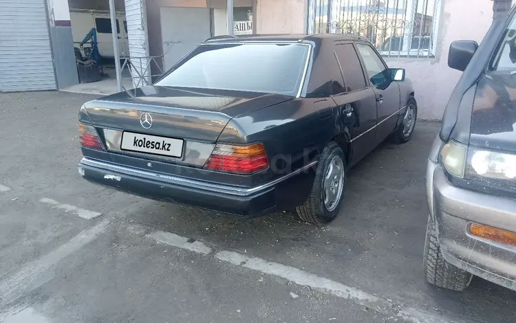 Mercedes-Benz E 300 1993 годаfor1 300 000 тг. в Жезказган