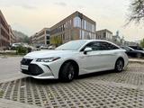 Toyota Avalon 2019 года за 17 500 000 тг. в Алматы