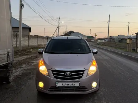 Chevrolet Spark 2011 года за 3 400 000 тг. в Шымкент – фото 4