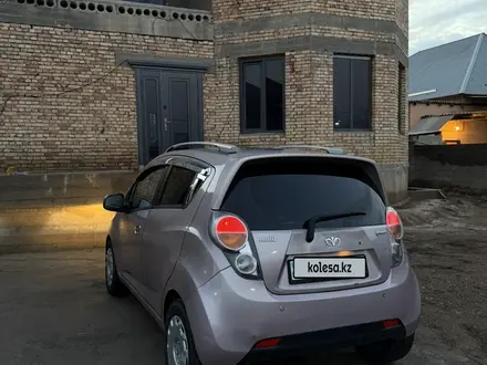 Chevrolet Spark 2011 года за 3 400 000 тг. в Шымкент – фото 3