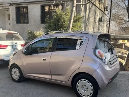 Chevrolet Spark 2011 года за 3 400 000 тг. в Шымкент – фото 2