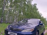 Toyota Camry 2004 года за 4 900 000 тг. в Петропавловск – фото 2