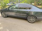Volkswagen Passat 2007 года за 4 500 000 тг. в Шымкент – фото 2
