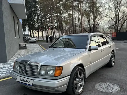 Mercedes-Benz E 320 1993 года за 1 700 000 тг. в Алматы – фото 6