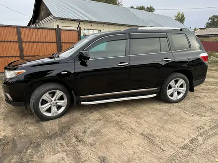 Toyota Highlander 2011 года за 14 000 000 тг. в Семей