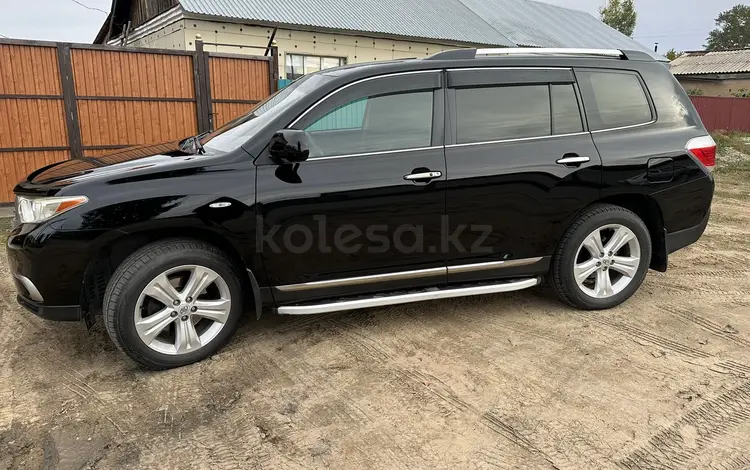 Toyota Highlander 2011 года за 14 000 000 тг. в Семей