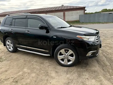 Toyota Highlander 2011 года за 14 000 000 тг. в Семей – фото 6