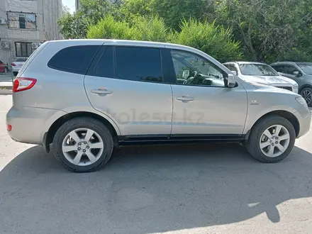 Hyundai Santa Fe 2007 года за 6 800 000 тг. в Актобе – фото 4