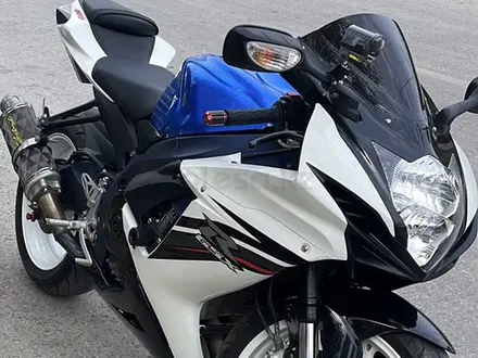 Suzuki  GSX-R 600 2011 года за 3 500 000 тг. в Атырау