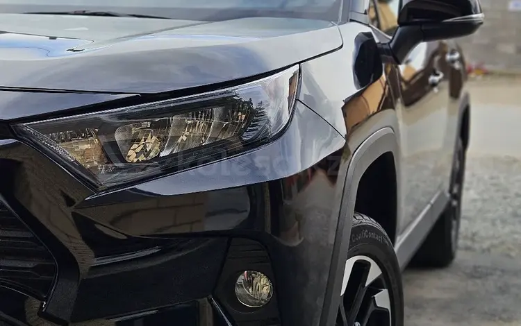 Toyota RAV4 2021 года за 16 700 000 тг. в Актобе