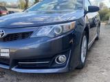 Toyota Camry 2013 года за 5 500 000 тг. в Актобе – фото 2