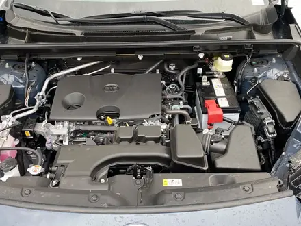 Toyota RAV4 Luxe 2026 года за 25 190 000 тг. в Актобе – фото 20