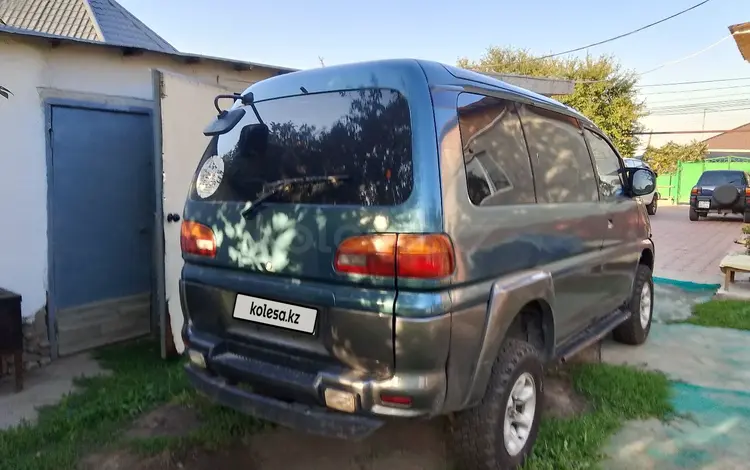 Mitsubishi Delica 1994 годаfor3 100 000 тг. в Алматы