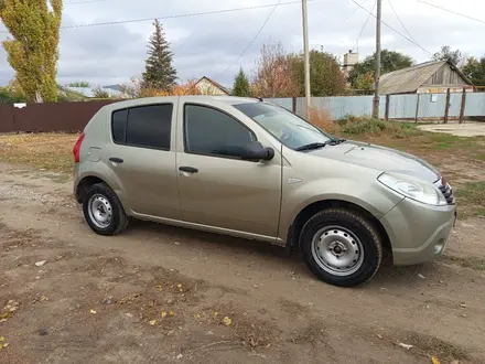 Renault Sandero 2014 года за 2 800 000 тг. в Уральск – фото 2