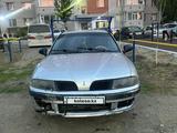 Mitsubishi Carisma 2002 года за 1 500 000 тг. в Актобе – фото 2