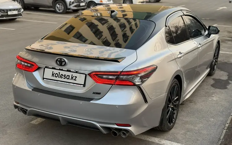 Toyota Camry 2021 года за 14 950 000 тг. в Алматы