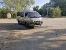 Toyota HiAce, 1993