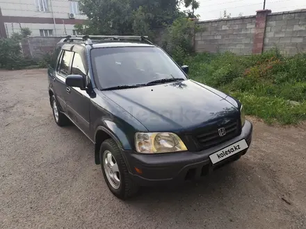 Honda CR-V 1998 года за 3 000 000 тг. в Алматы – фото 2