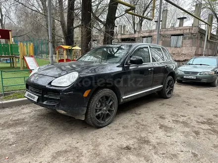 Porsche Cayenne 2004 года за 2 300 000 тг. в Алматы