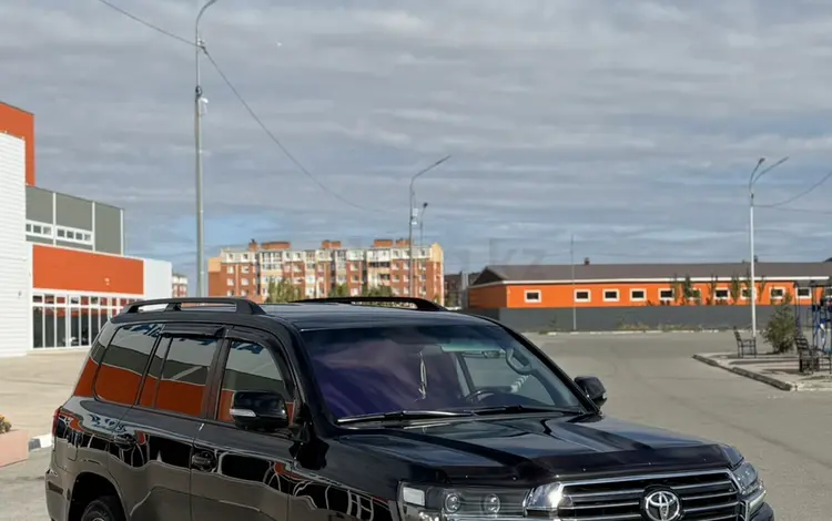 Toyota Land Cruiser 2018 года за 30 000 000 тг. в Астана