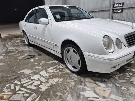 Mercedes-Benz E 320 2000 года за 4 800 000 тг. в Актау