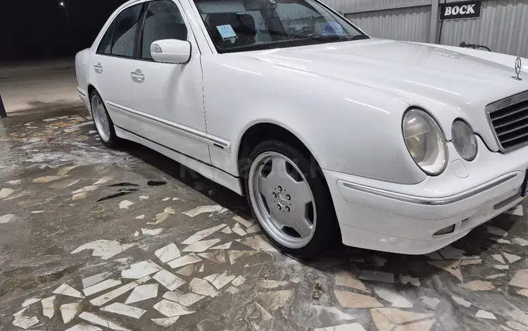 Mercedes-Benz E 320 2000 года за 4 800 000 тг. в Актау