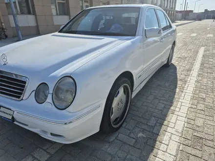 Mercedes-Benz E 320 2000 года за 4 800 000 тг. в Актау – фото 16