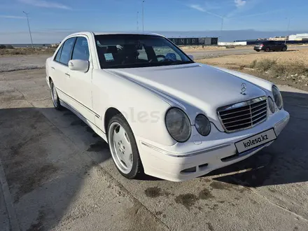 Mercedes-Benz E 320 2000 года за 4 800 000 тг. в Актау – фото 26