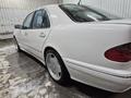 Mercedes-Benz E 320 2000 года за 4 800 000 тг. в Актау – фото 3