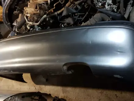 Задний бампер на Мазду Кронос. за 90 000 тг. в Усть-Каменогорск – фото 2
