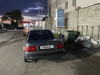 Audi 80