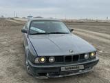 BMW 520 1989 года за 900 000 тг. в Атырау – фото 2