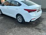 Hyundai Accent 2018 года за 6 900 000 тг. в Атырау – фото 5