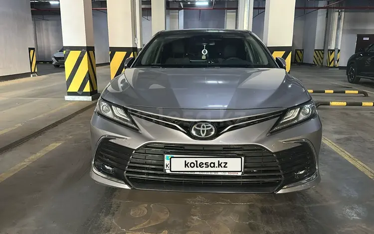 Toyota Camry 2022 года за 13 000 000 тг. в Астана