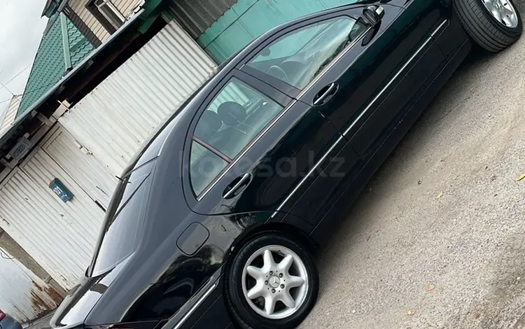 Mercedes-Benz C 240 2003 года за 3 650 000 тг. в Алматы