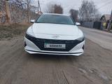 Hyundai Elantra 2023 года за 11 300 000 тг. в Алматы – фото 2
