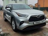 Toyota Highlander 2021 года за 19 500 000 тг. в Атырау