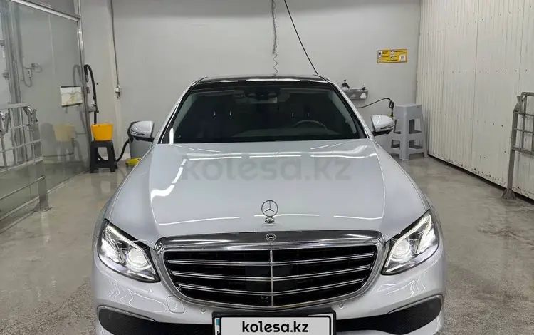 Mercedes-Benz E 400 2018 годаfor20 700 000 тг. в Караганда