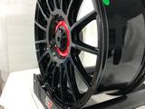 R17 7, 5J/5x112 ET38 66, 6 GLOSS BLACK W RED INSERT за 300 000 тг. в Алматы – фото 2