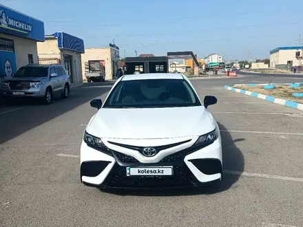 Toyota Camry 2022 года за 15 000 000 тг. в Алматы – фото 6