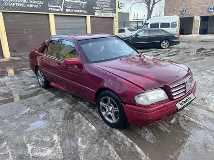 Mercedes-Benz C 220 1993 года за 1 000 000 тг. в Караганда – фото 3