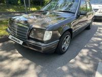 Mercedes-Benz E 200 1994 годаүшін1 800 000 тг. в Алматы