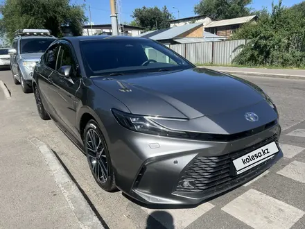 Toyota Camry 2025 года за 24 000 000 тг. в Алматы – фото 2