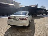 Toyota Camry 2021 года за 16 400 000 тг. в Алматы – фото 5