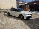 Toyota Camry 2021 года за 16 400 000 тг. в Алматы – фото 4