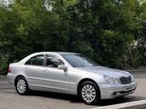 Mercedes-Benz C 240 2001 года за 3 500 000 тг. в Риддер – фото 2