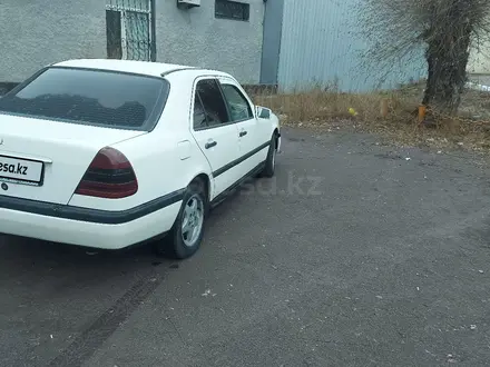 Mercedes-Benz C 200 1994 года за 1 420 000 тг. в Караганда – фото 3