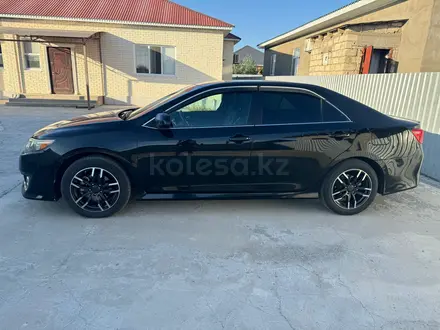 Toyota Camry 2014 года за 5 800 000 тг. в Атырау – фото 3