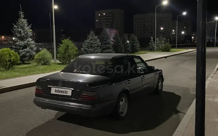 Mercedes-Benz E 220 1994 годаүшін1 900 000 тг. в Талдыкорган