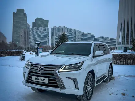 Lexus LX 570 2017 года за 41 500 000 тг. в Астана – фото 2